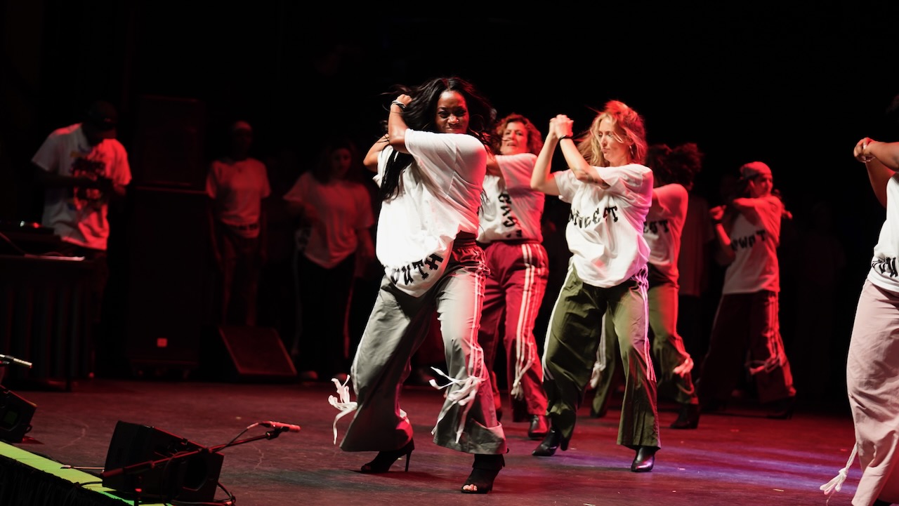 Thumbnail [100%x225]