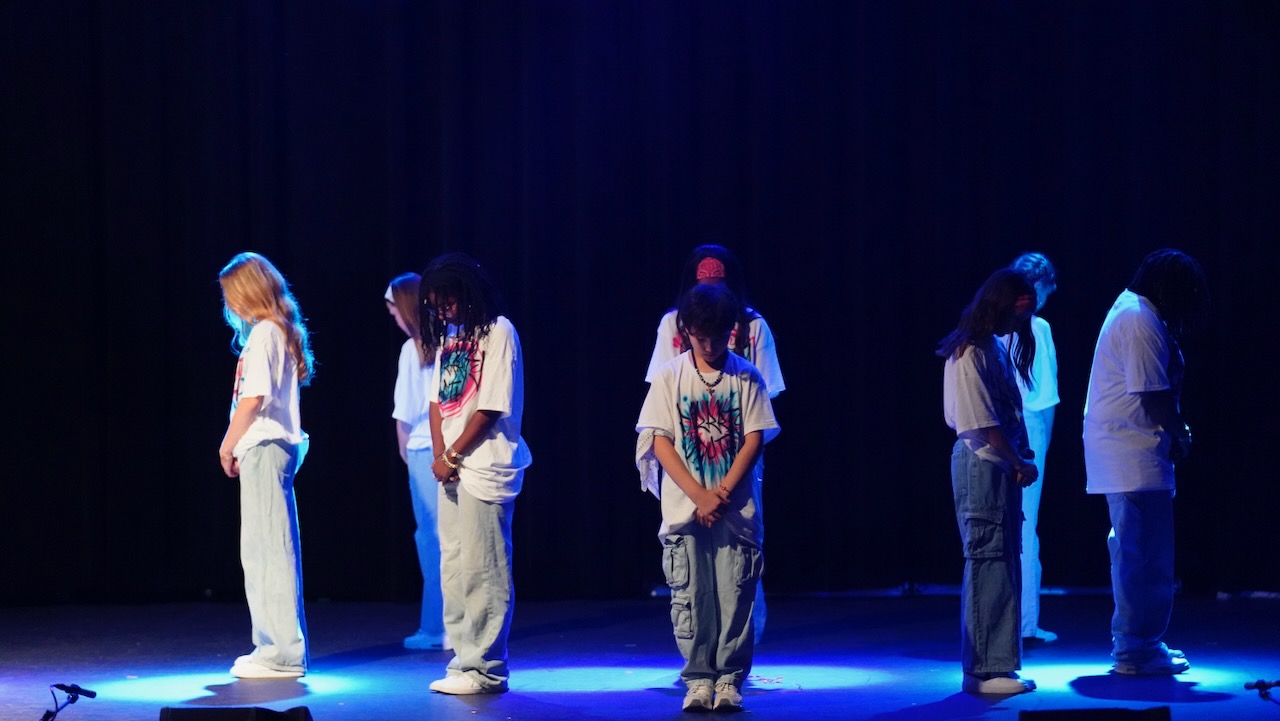 Thumbnail [100%x225]