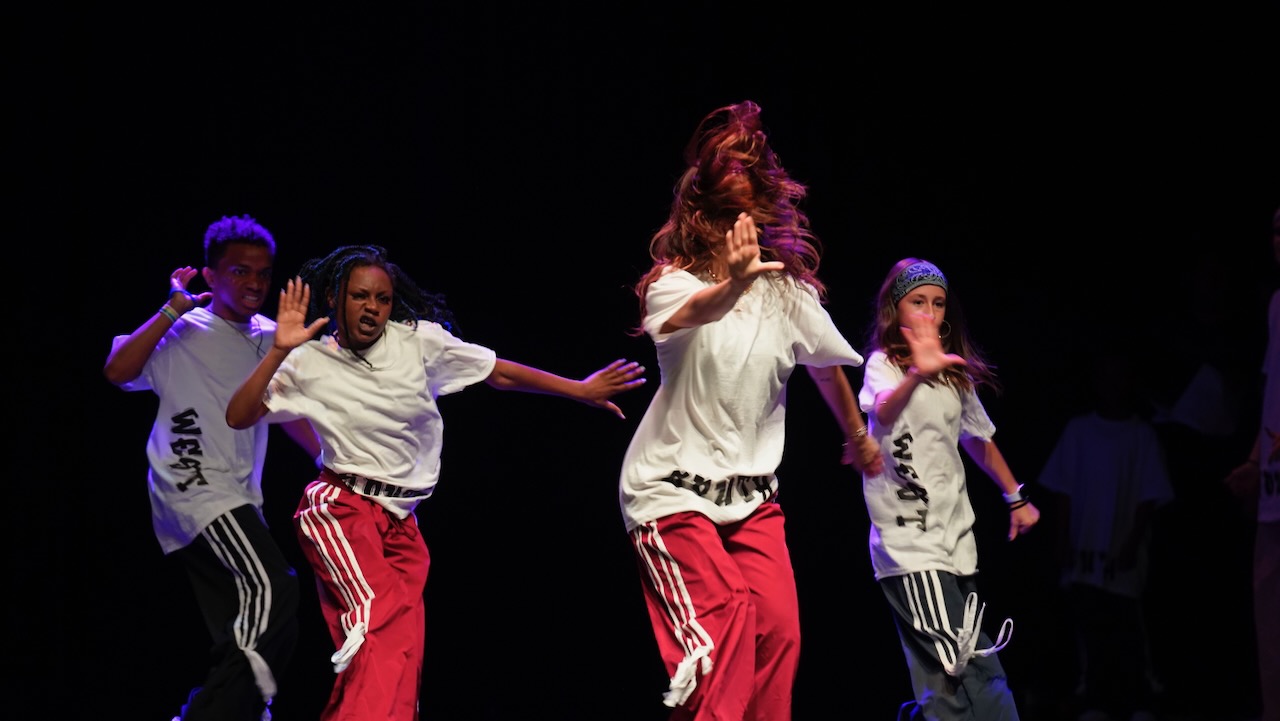 Thumbnail [100%x225]